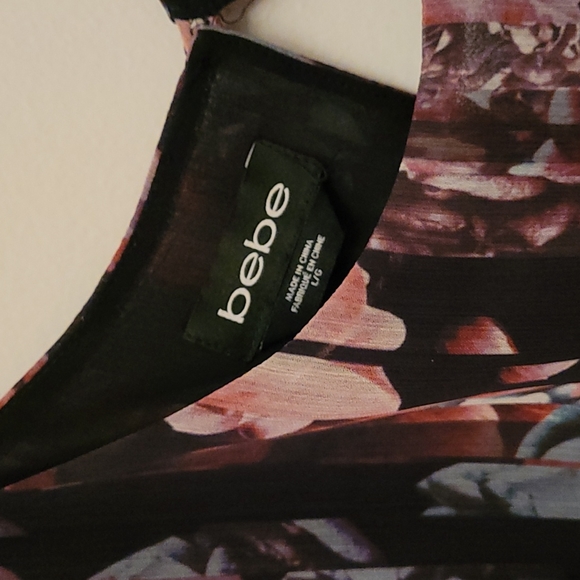 Bebe Tie Front Slit Sleeve Floral Print Blouse - Picture 4 of 8